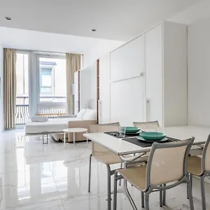 exclusive-apartment-in-duomo.italymilanhotels.net/